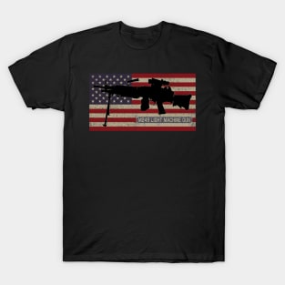 M249 SAW Light Machine Gun American Flag T-Shirt